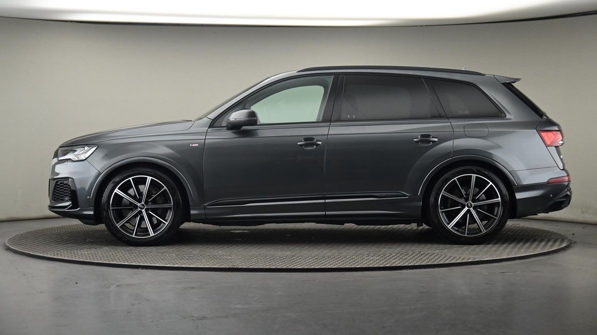 More views of Audi Q7