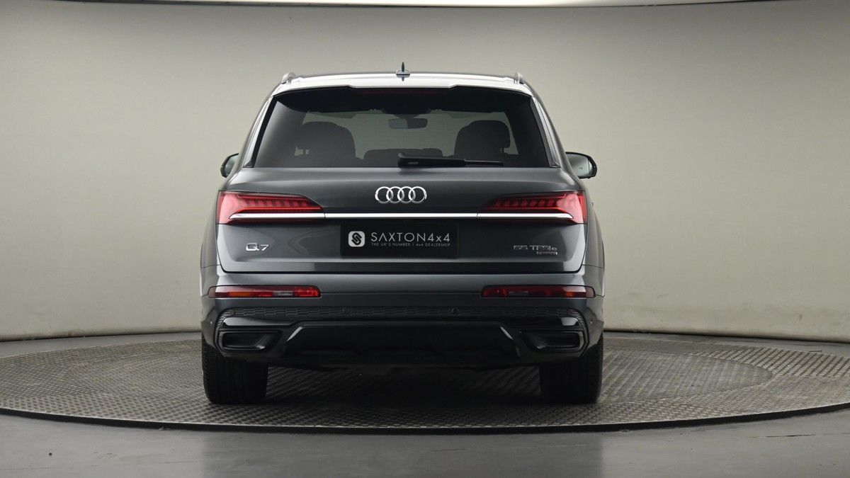 More views of Audi Q7