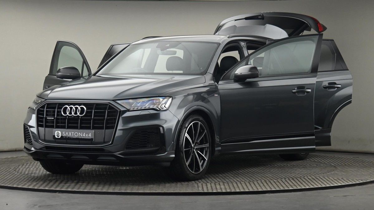 More views of Audi Q7