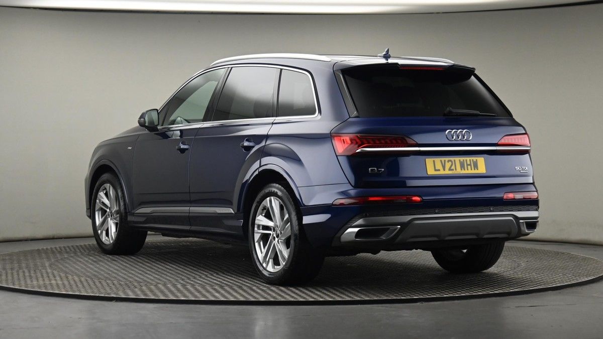 More views of Audi Q7