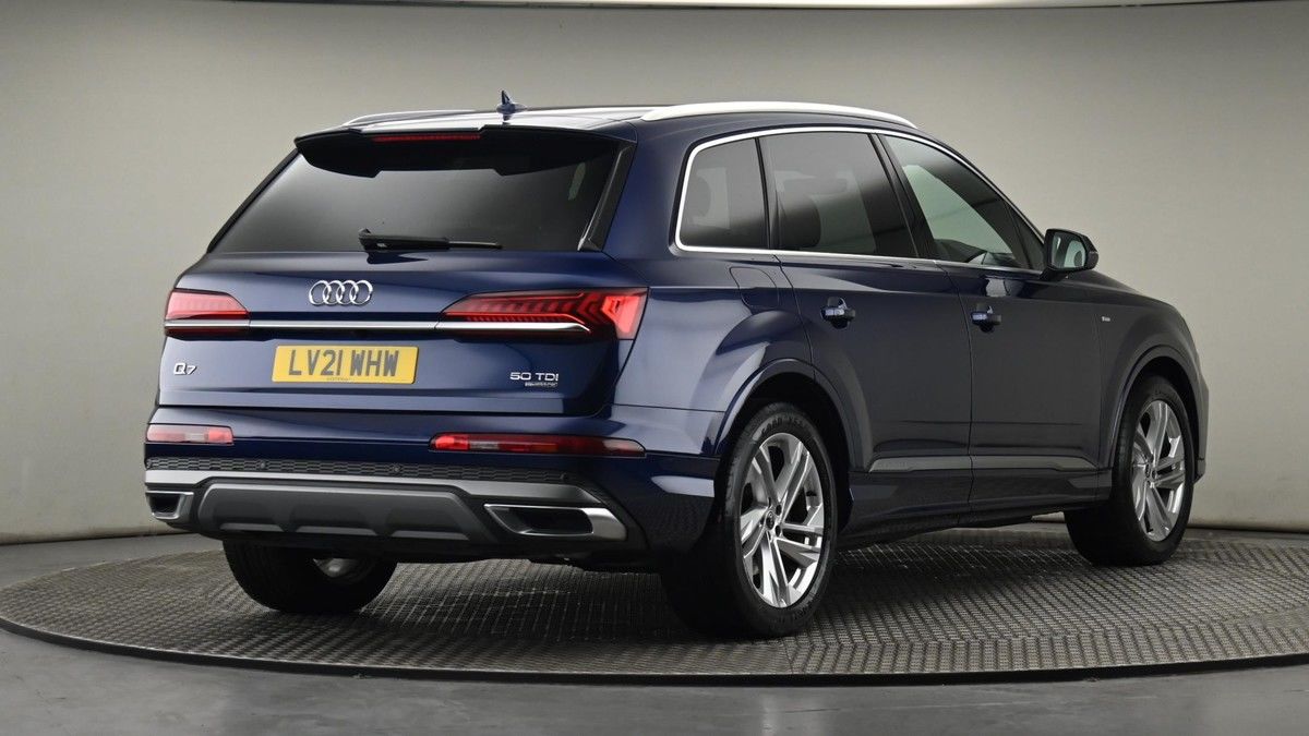 More views of Audi Q7