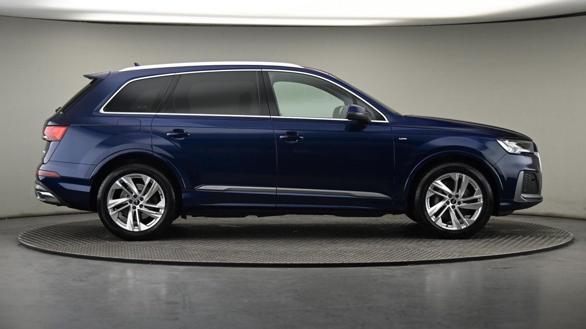 More views of Audi Q7