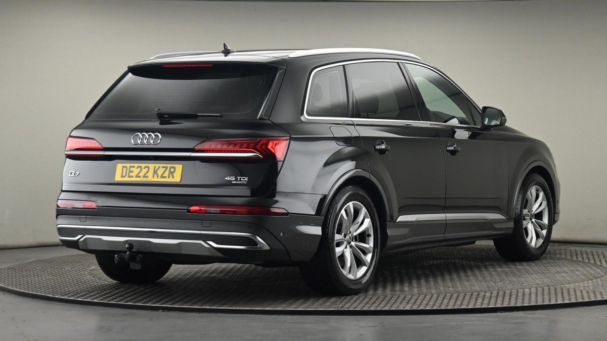 More views of Audi Q7