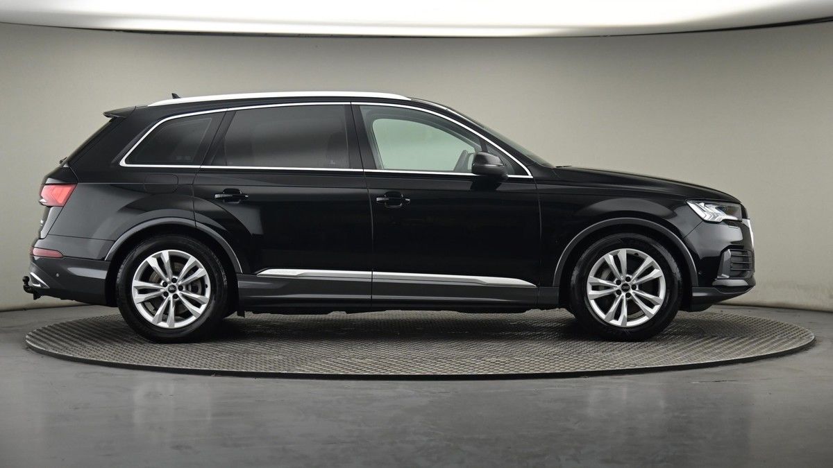 More views of Audi Q7