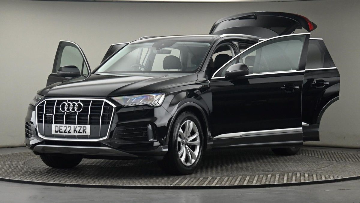 More views of Audi Q7