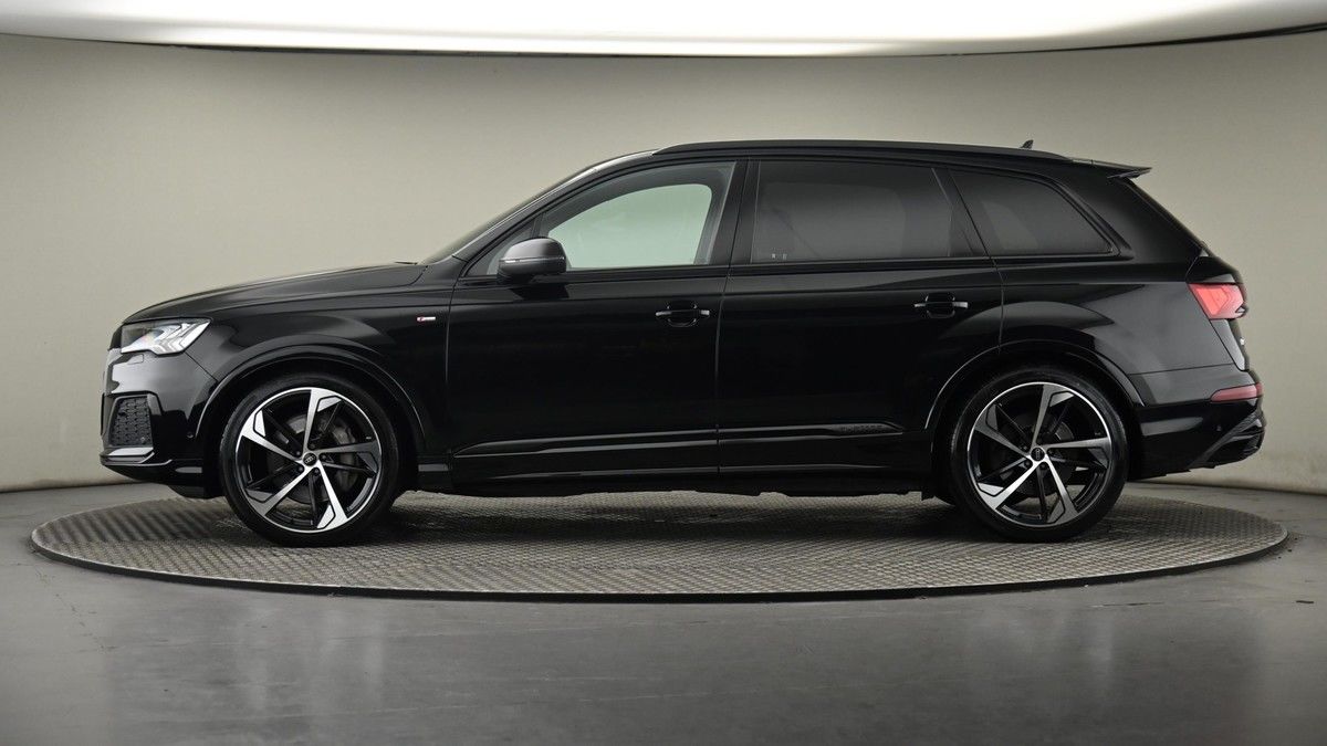 More views of Audi Q7