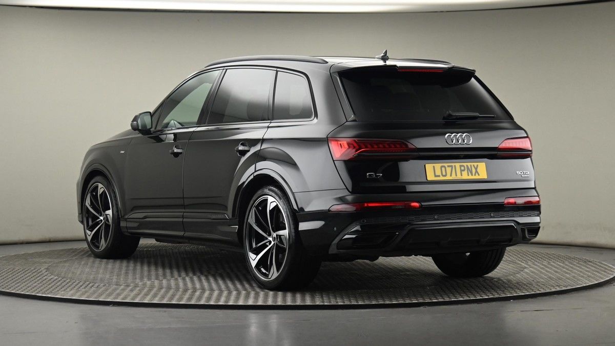 More views of Audi Q7