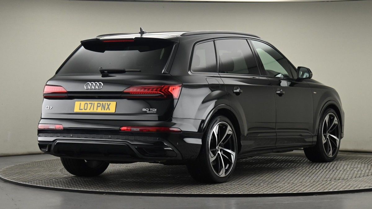 More views of Audi Q7