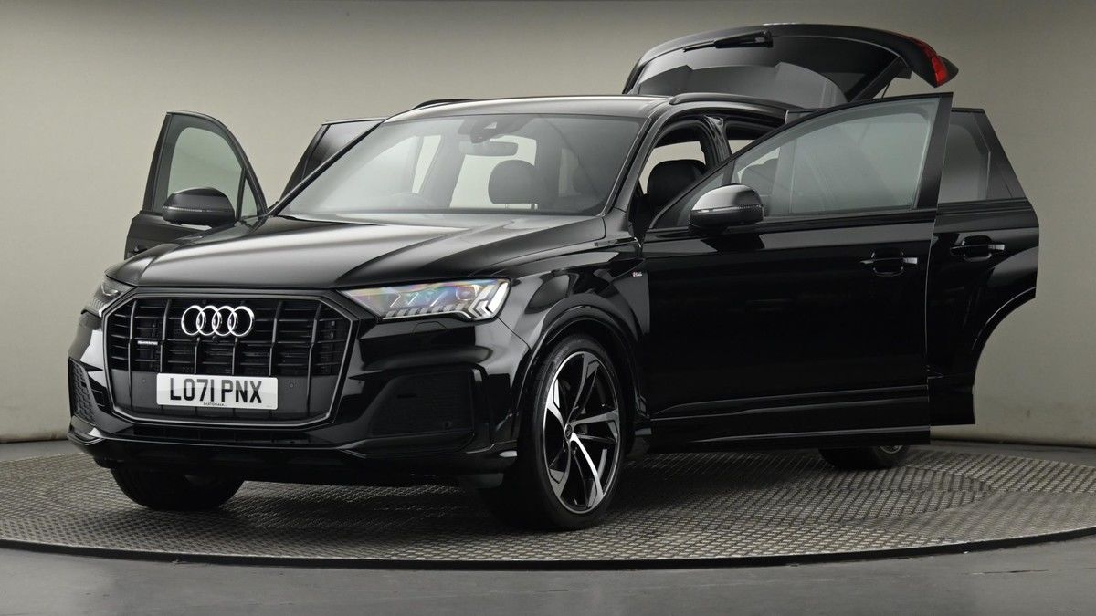 More views of Audi Q7