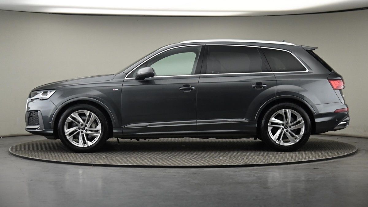 More views of Audi Q7