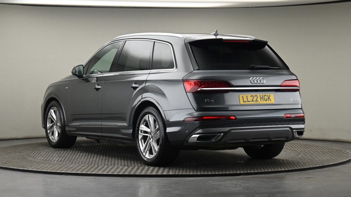 More views of Audi Q7