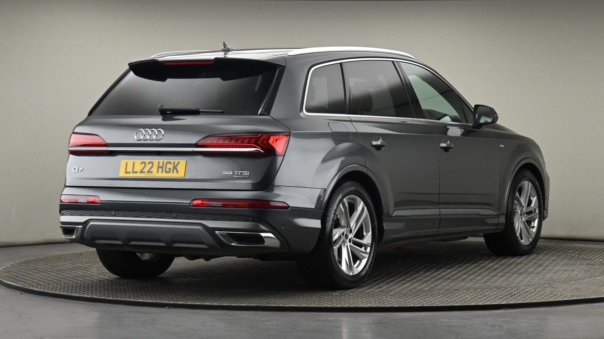 More views of Audi Q7