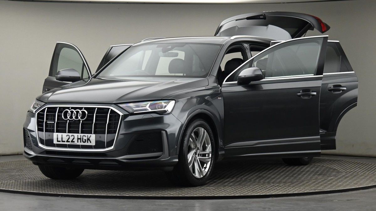 More views of Audi Q7