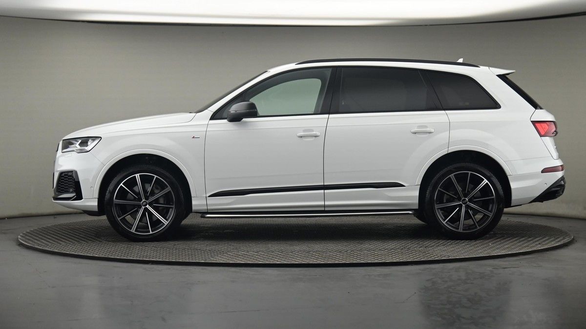 More views of Audi Q7