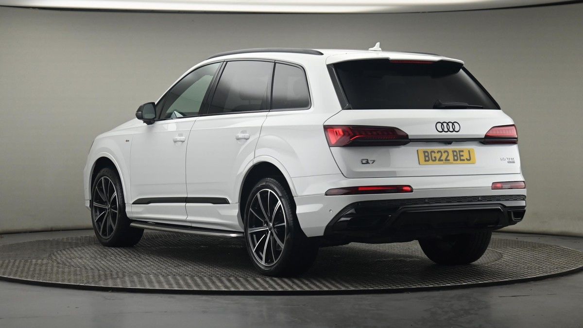 More views of Audi Q7