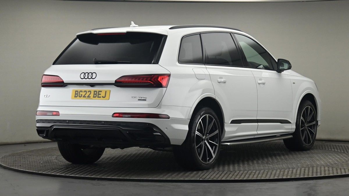 More views of Audi Q7