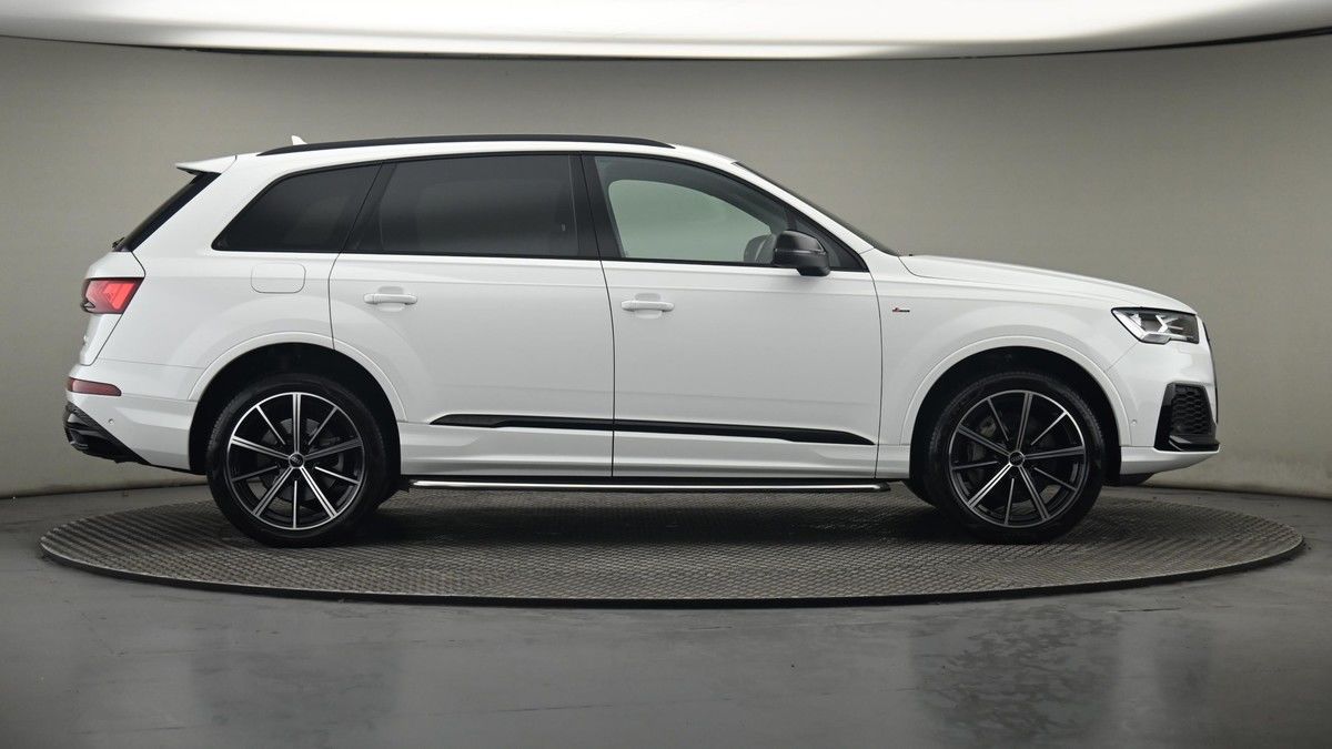 More views of Audi Q7