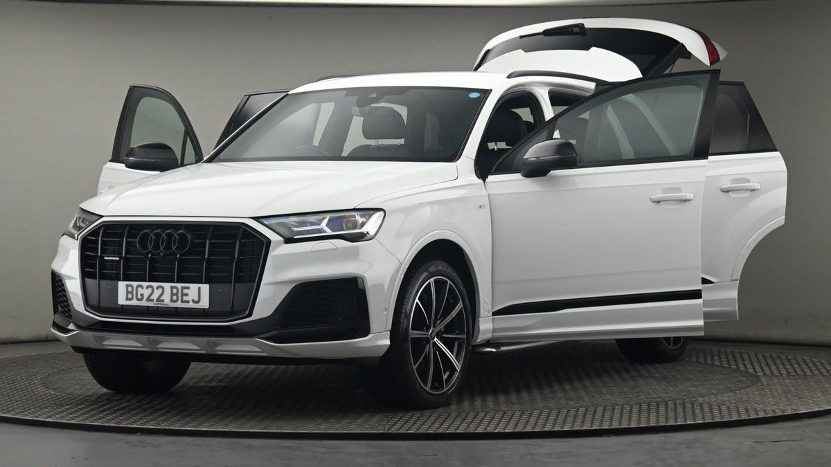 More views of Audi Q7