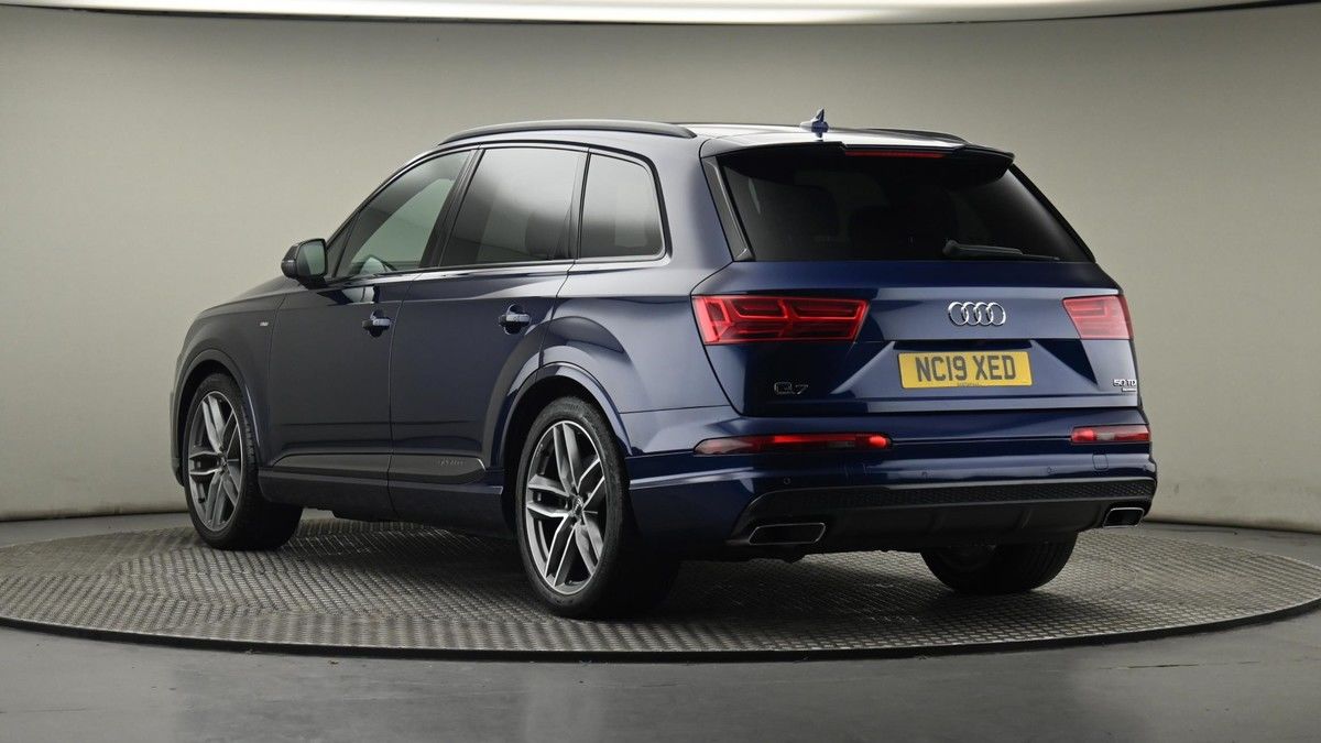 Audi Q7 Image 24