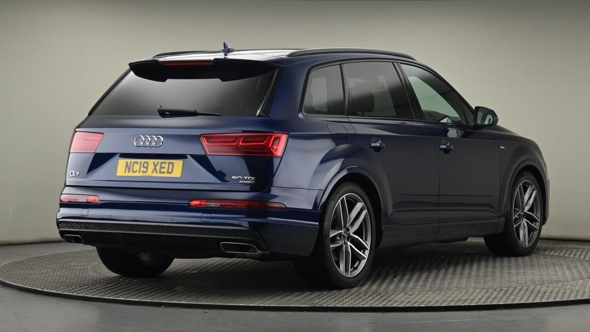 Audi Q7 Image 26