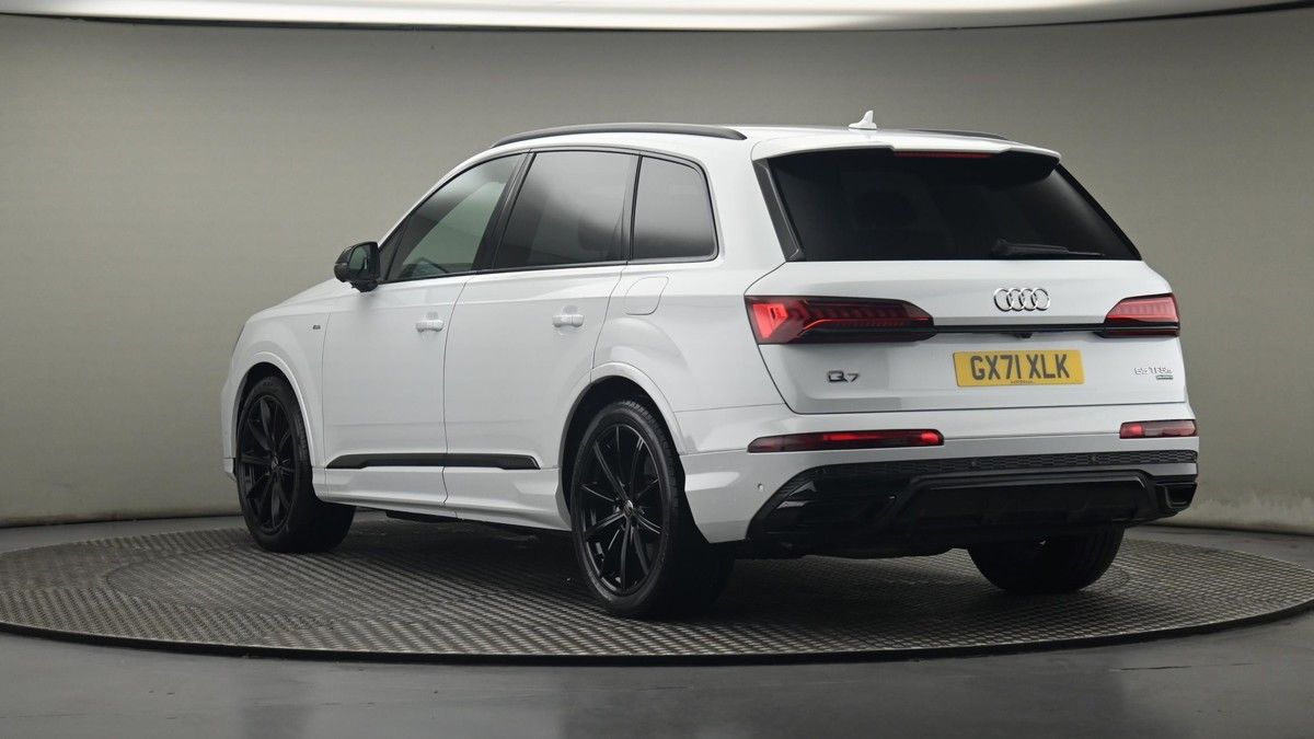 More views of Audi Q7