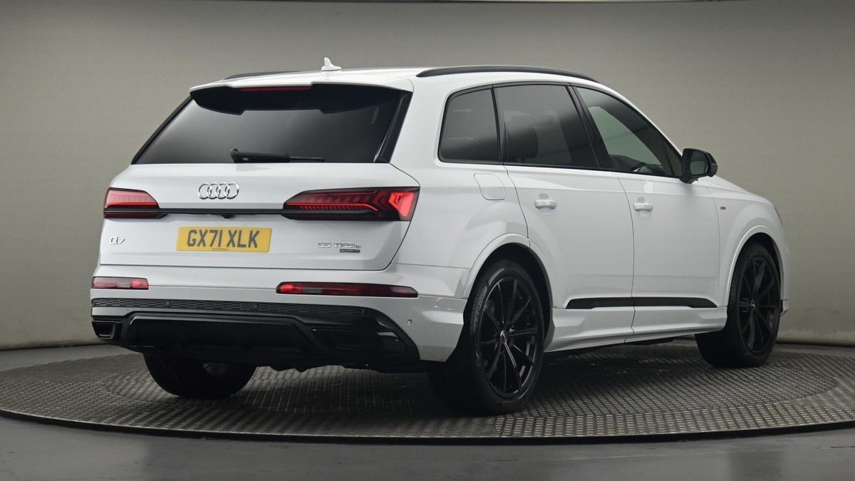 More views of Audi Q7