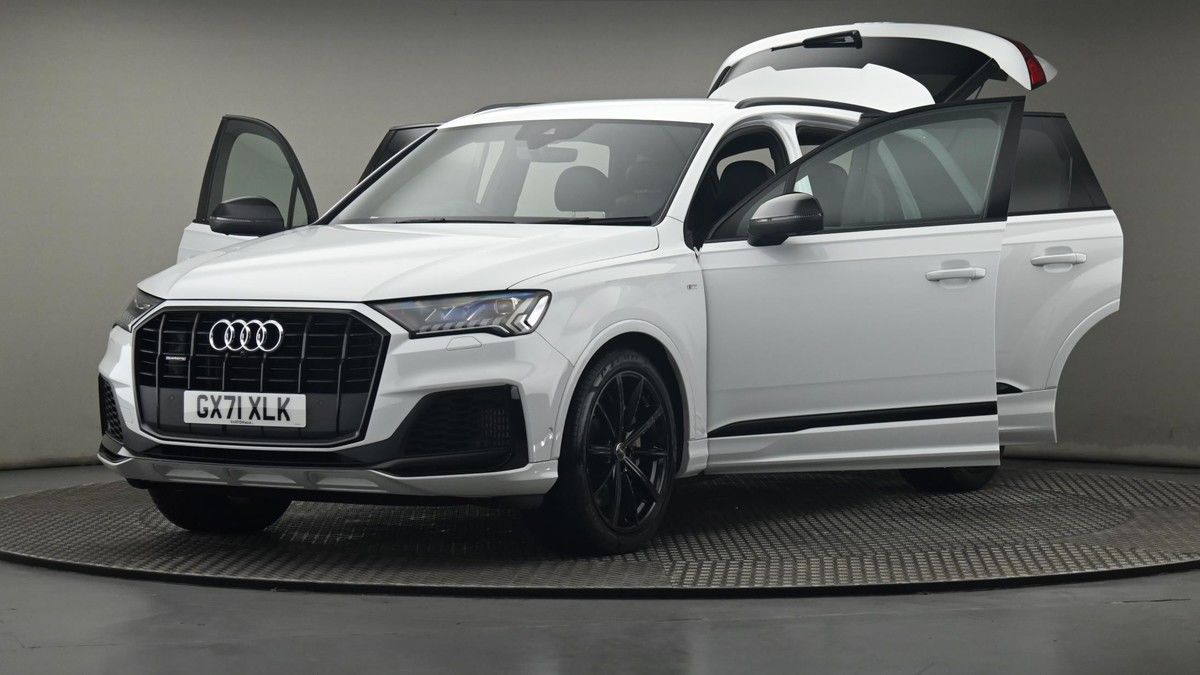 More views of Audi Q7