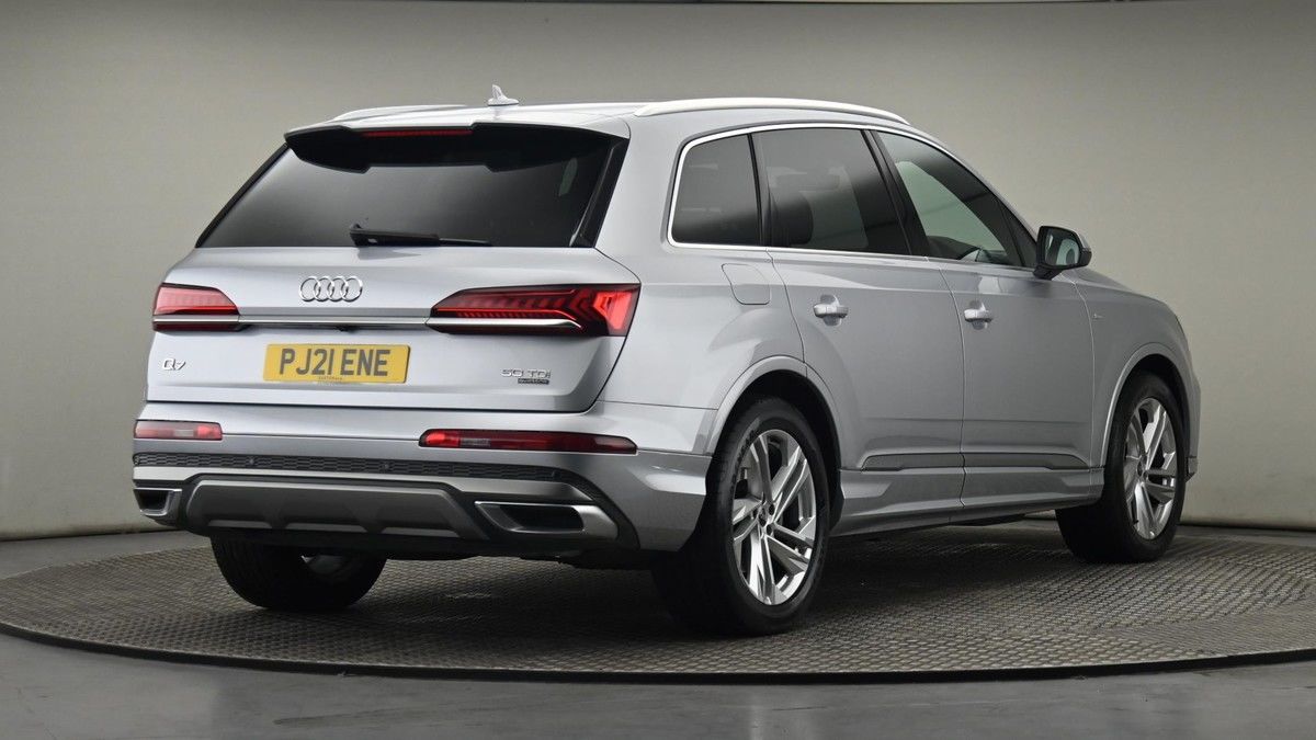 Audi Q7 Image 26