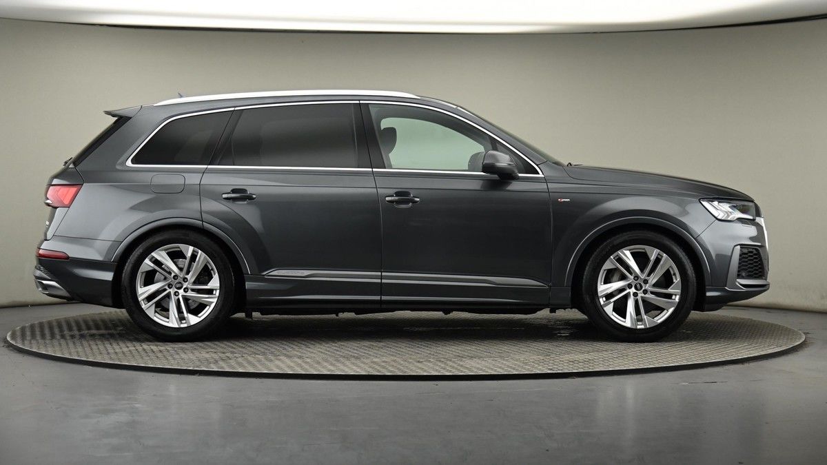 Audi Q7 Image 26