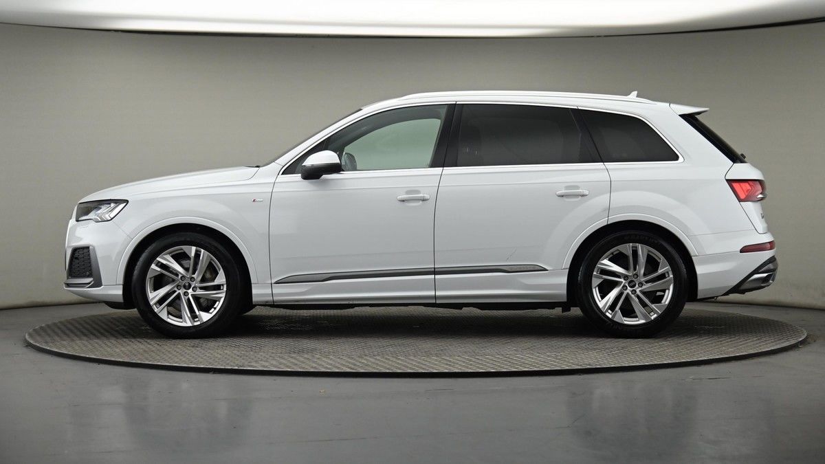 More views of Audi Q7