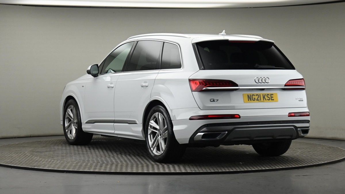 More views of Audi Q7