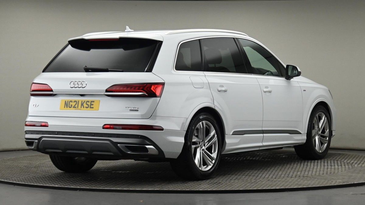 More views of Audi Q7