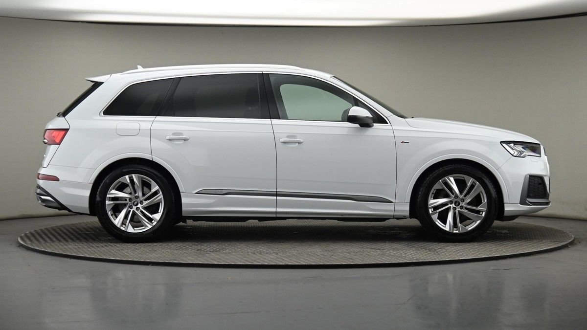 More views of Audi Q7