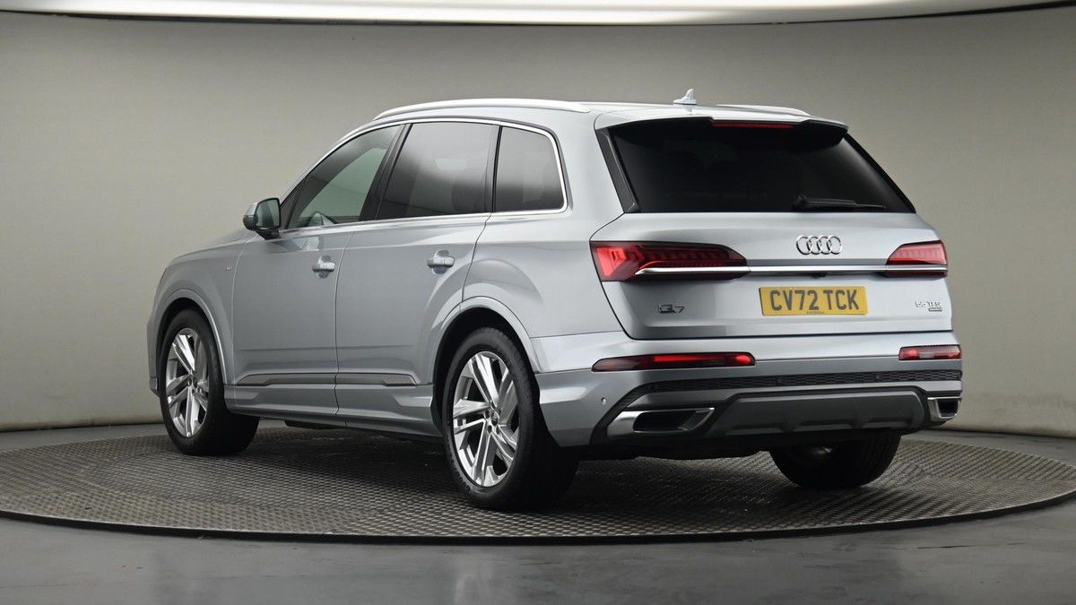 More views of Audi Q7