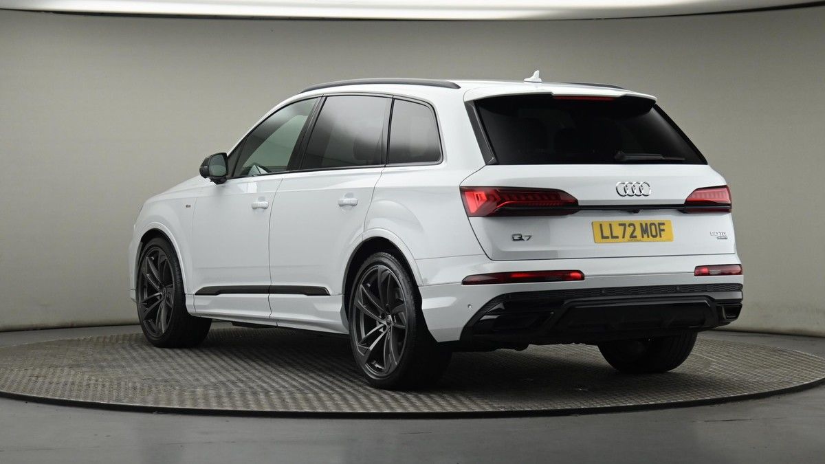 More views of Audi Q7