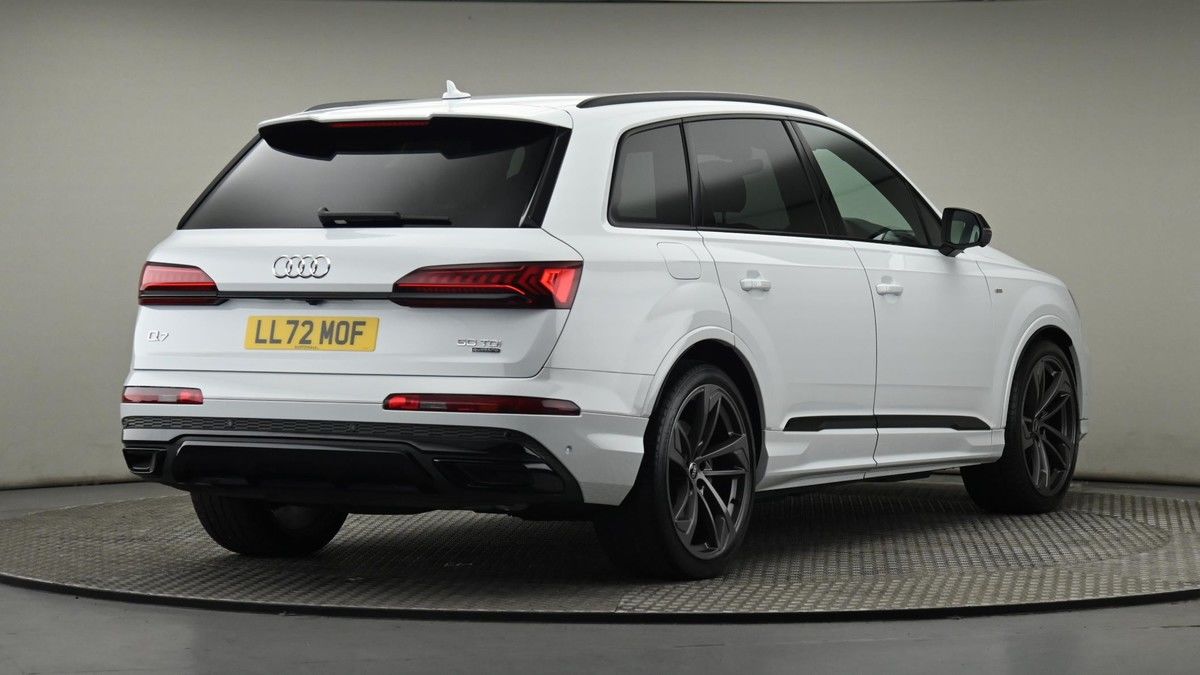 More views of Audi Q7