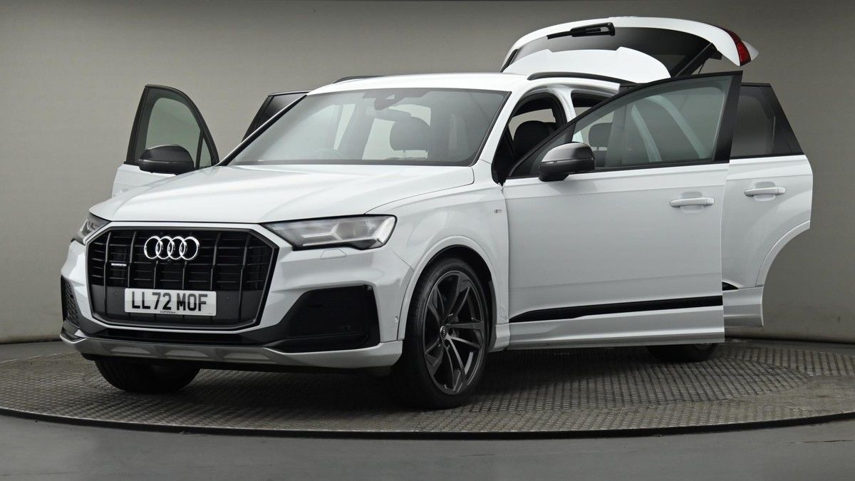 More views of Audi Q7