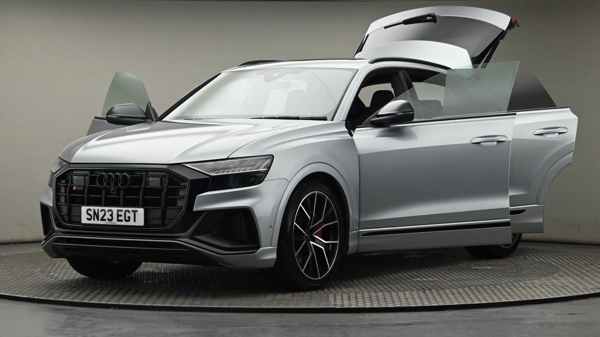 More views of Audi SQ8