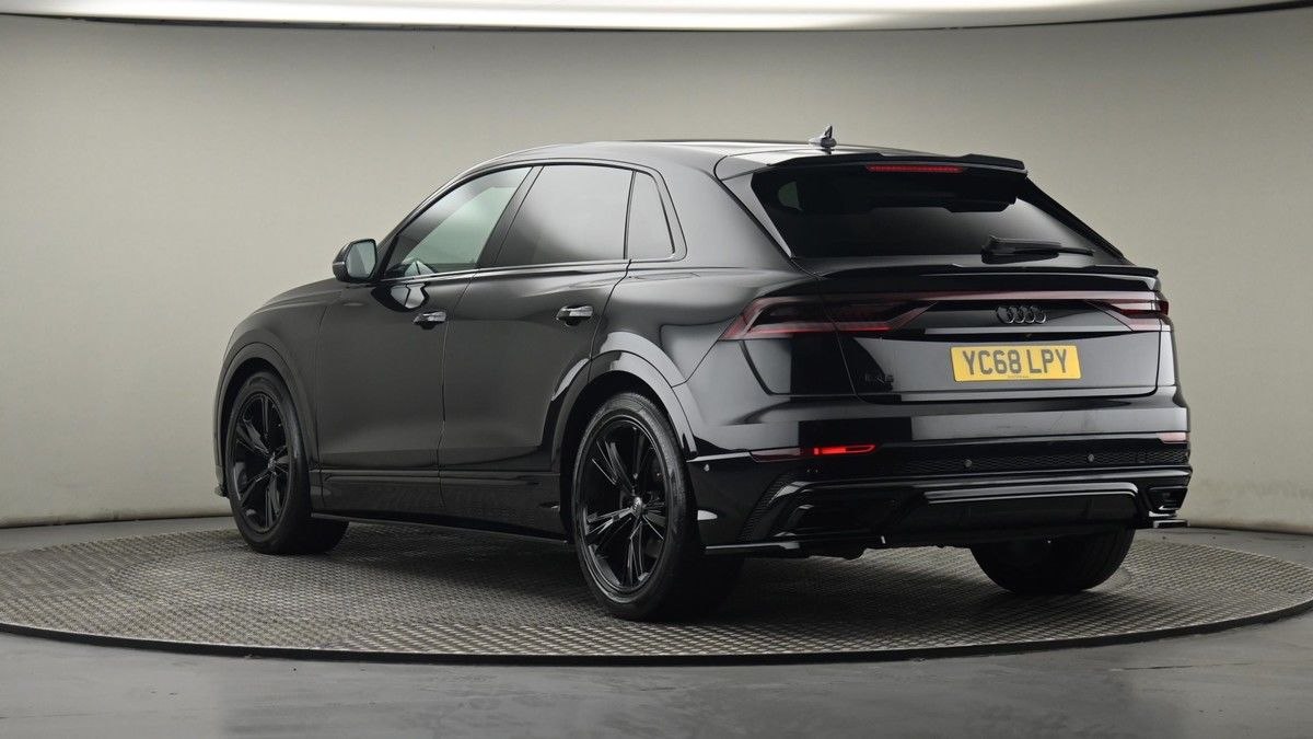 Audi Q8 Image 24