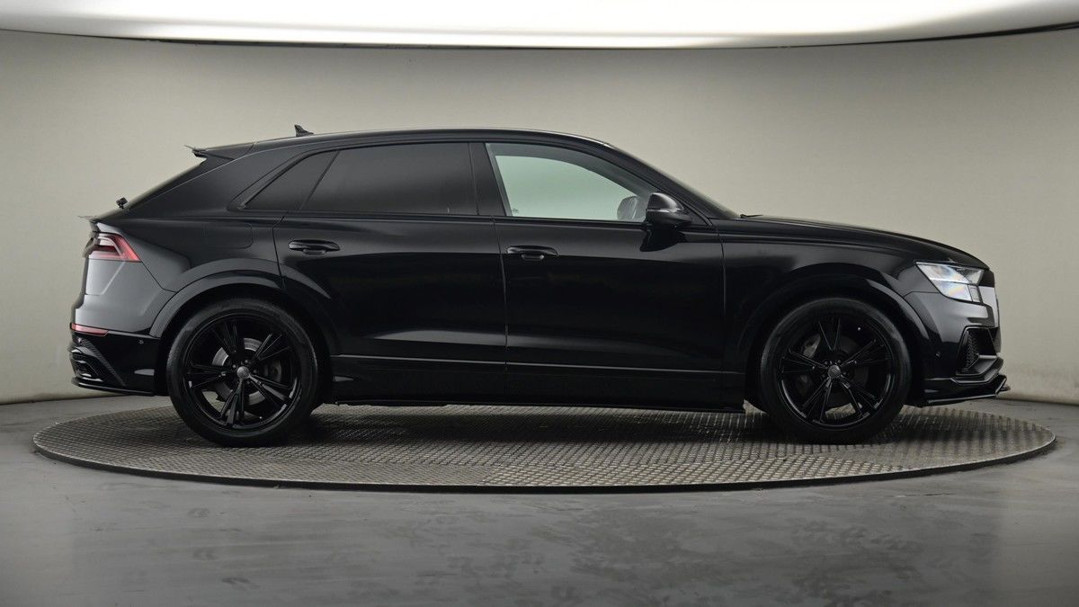 More views of Audi Q8