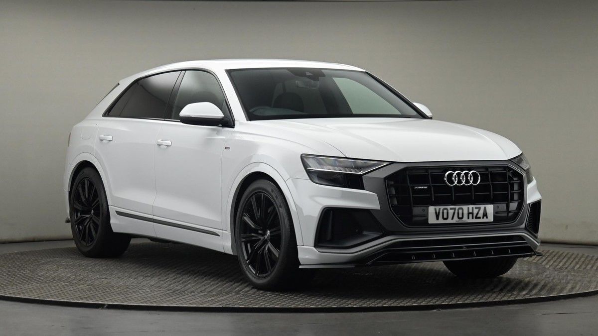 Audi Q8 Sticky Header Image