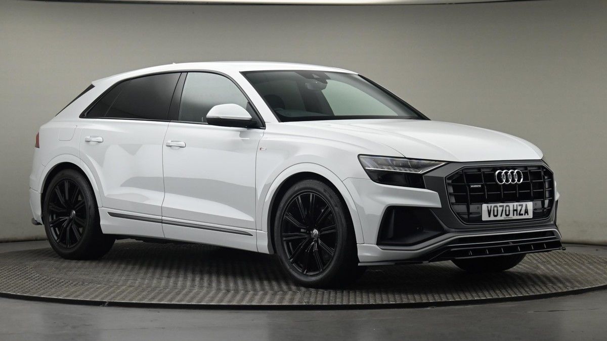 More views of Audi Q8