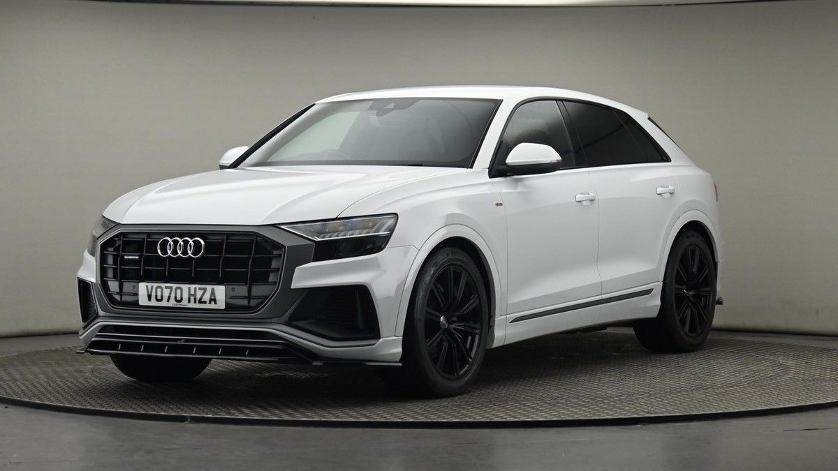 More views of Audi Q8