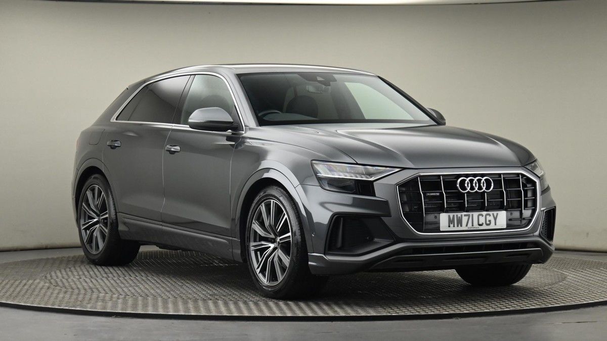 Audi Q8 Sticky Header Image