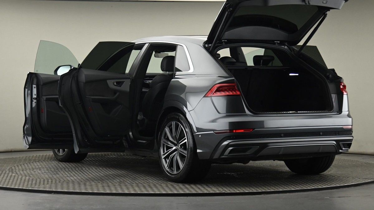 Audi Q8 Image 29