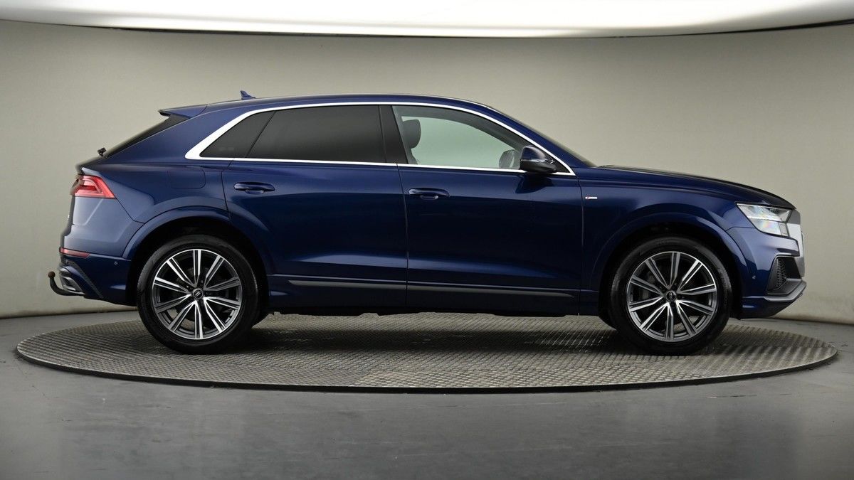 Audi Q8 Image 24