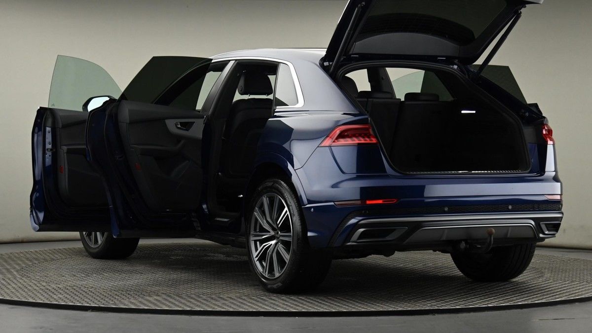 Audi Q8 Image 26