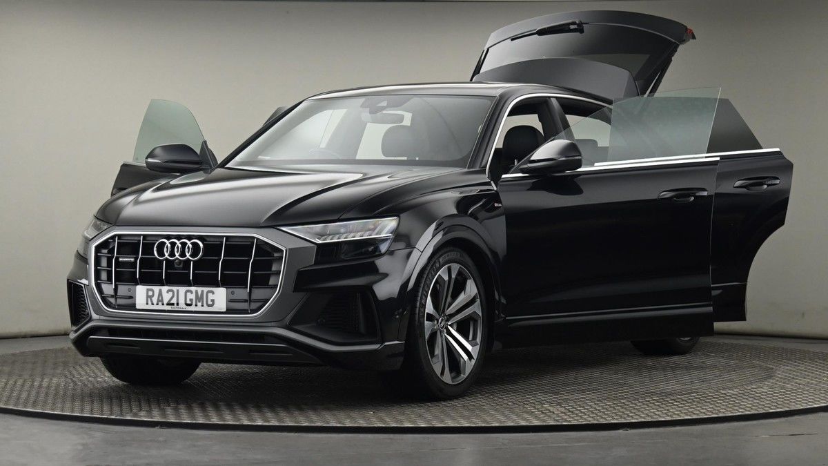 More views of Audi Q8