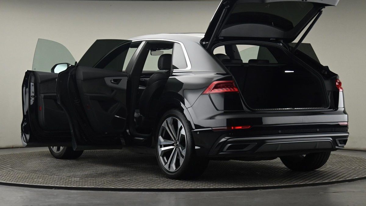 More views of Audi Q8