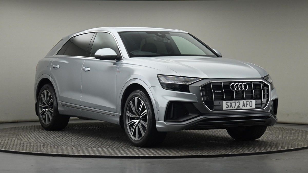 Audi Q8 Sticky Header Image